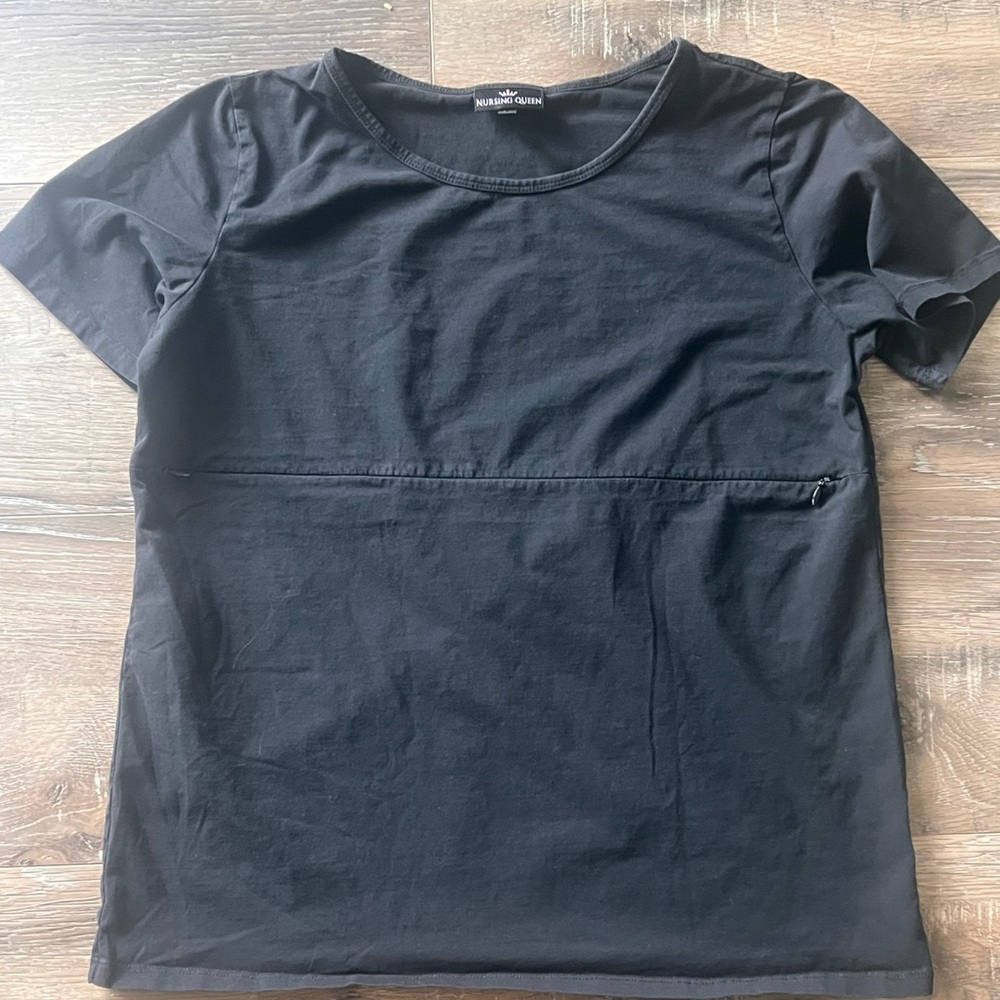 Nursing Queen - T-Shirt